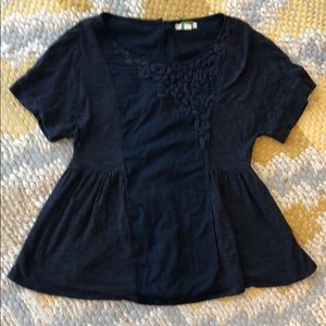 Anthropologie top size medium. Navy blue.